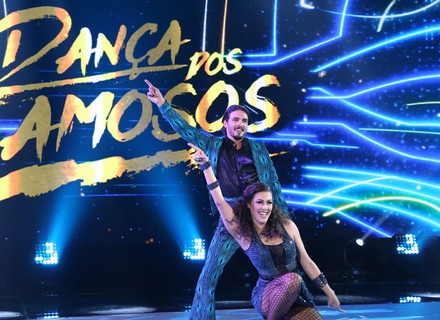 Brenno Leone empolga na estreia no 'Dança dos Famosos'