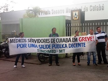 Médicos cobram pagamento de abono salarial e entram em greve (Foto: Tita Mara Teixeira/G1)