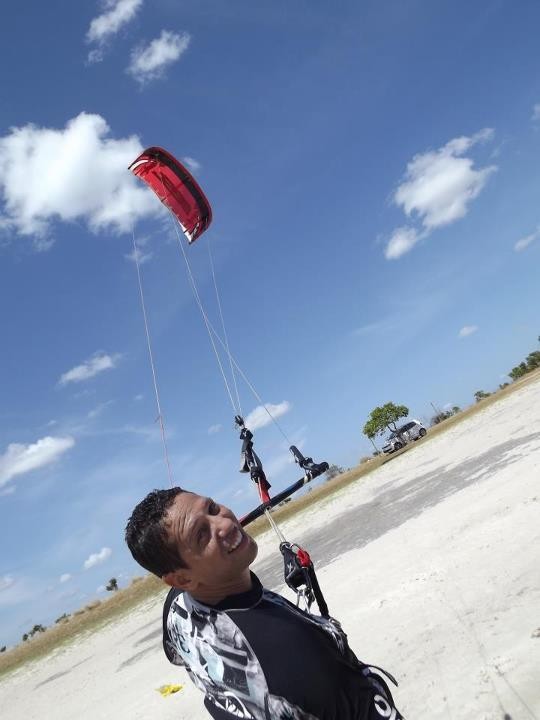 O engenheiro André Dias é um dos pioneiros do kitesurfe em Roraima (Foto: Divulgação/GloboEsporte.com)