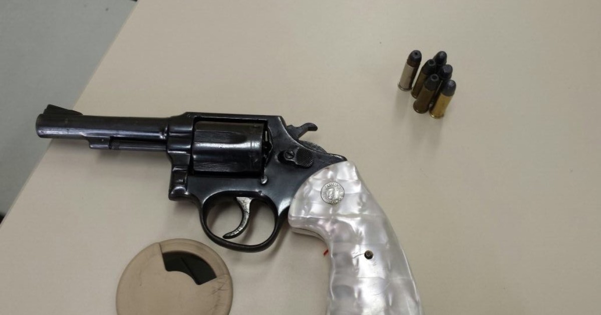 Homem é detido com arma em ambulatório de Teresópolis, no RJ - Globo.com