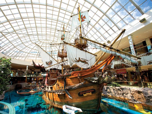 Réplica de navio de Cristóvão Colombo no shopping West Edmonton Mall, no Canadá (Foto: West Edmonton Mall/ Divulgação)