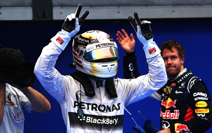 Lewis Hamilton comemoração treino GP Malásia (Foto: Getty Images)