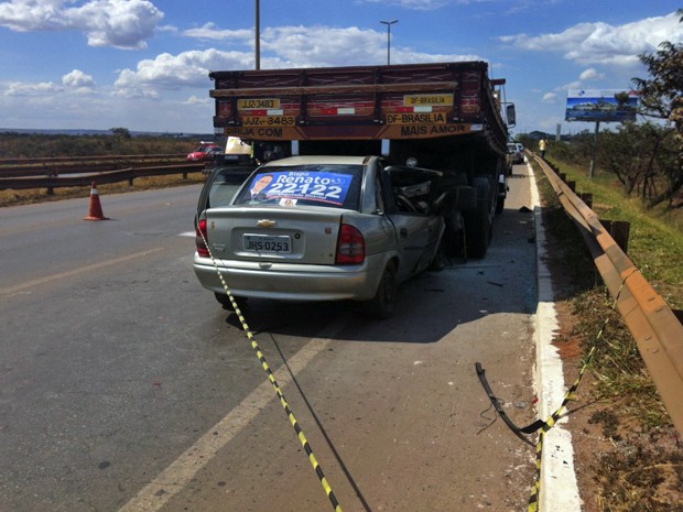 G1 - Motorista Morre Após Bater Carro Em Caminhão Parado Na Estrutural ...