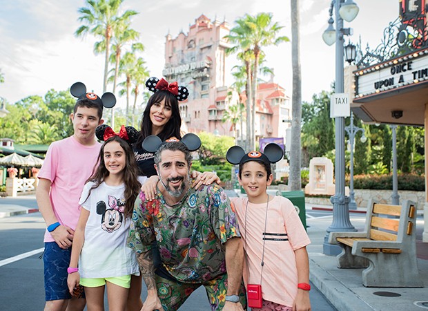 Romeo, Donatella, Suzana Gullo, Marcos Mion e Stefano (Foto: Walt Disney World Resort / Abigail Nilsson) Romeo, Donatella, Suzana Gullo, Marcos Mion e Stefano (Foto: Walt Disney World Resort / Abigail Nilsson)