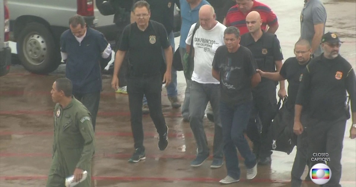 Resultado de imagem para Polícia Federal prende 36 pessoas durante a Operação 'Carne Fraca'