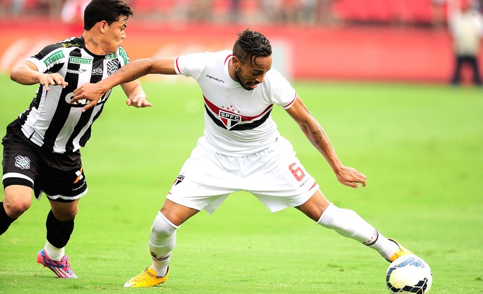 São Paulo X Figueirense (Foto: Marcos Ribolli)