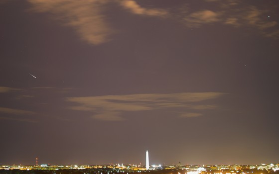 Meteoro visto no céu de Washington, Estados Unidos, no dia 13 de agosto de 2015 (Foto: NASA/Joel Kowsky)