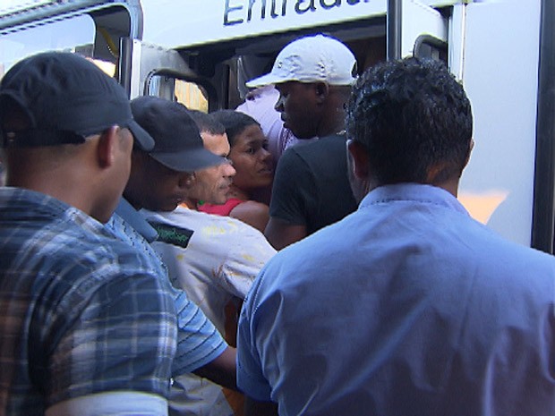 Trânsito - apagão em Salvador, na Bahia (Foto: Imagem/TV Bahia) Trânsito - apagão em Salvador, na Bahia (Foto: Imagem/TV Bahia)