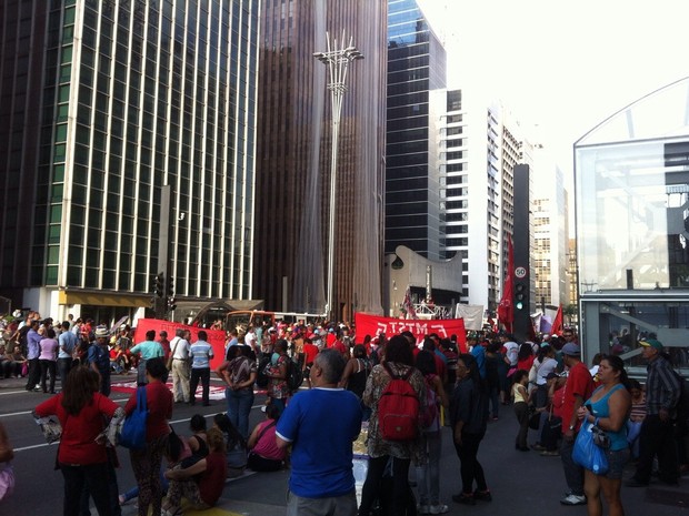 G1 Sem teto fazem manifestação na Paulista por programa de habitação