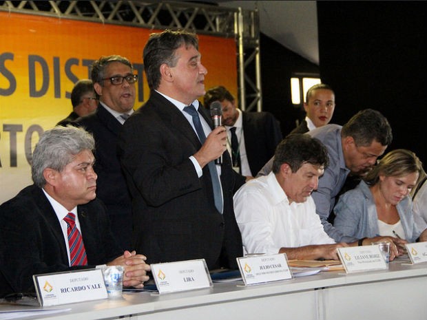 Deputado distrital Chico Leite (PT) em sessão do projeto Câmara em Movimento, em Planaltina (Foto: Chico Leite/Divulgação) Deputado distrital Chico Leite (PT) em sessão do projeto Câmara em Movimento, em Planaltina (Foto: Chico Leite/Divulgação)