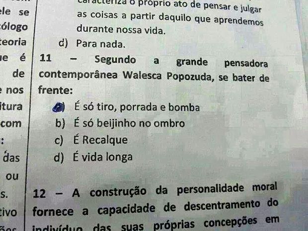Questão em prova aplicada a alunos de escola da rede pública do DF que faz referência à funkeira Valesca Popopuza (Foto: Reprodução)