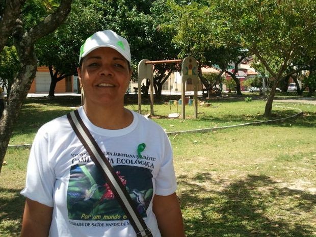 Segundo Irene de Deus, enfermeira da unidade de saúde, ações envolvem a comunidade e estimulam o desenvolvimento de uma consciência ambiental  (Foto: Marina Fontenele/G1)