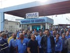 Servidores do Dmae protestam em Uberlândia por diferença salarial
