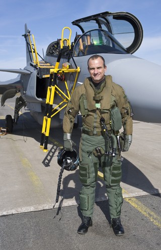 Coronel FAB Gripen [Foto: Arquivo Pessoal)