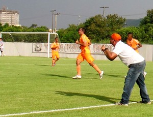 técnico Rogério Pina Nova Iguaçu (Foto: Rodrigo Sirico/Globoesporte.com)