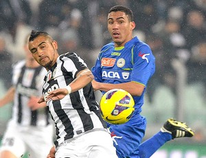 Allan na partida do Udinese contra o Juventus (Foto: Reuters)