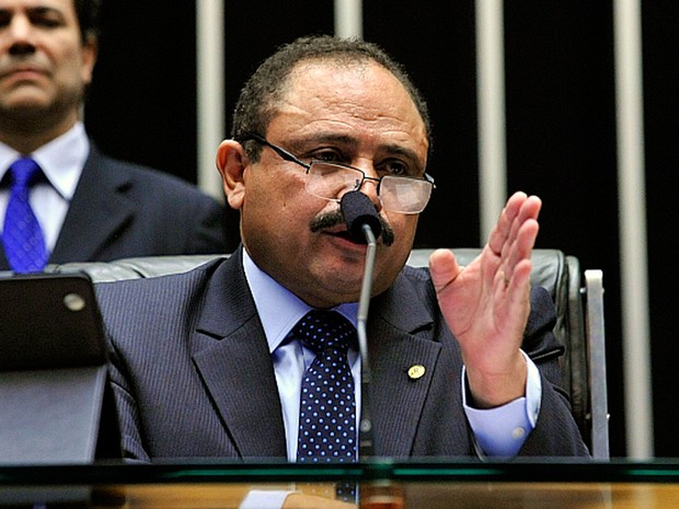 O deputado Waldir Maranhão (PP-MA) preside sessão da Câmara em 17 de maio (Foto: Luis Macedo / Câmara dos Deputados)