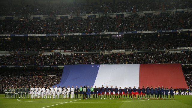Bandeira França Real x Barcelona (créditos: Reuters)
