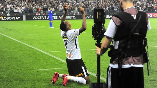 Corinthians x Fluminense Jô (créditos: Marcos Ribolli)