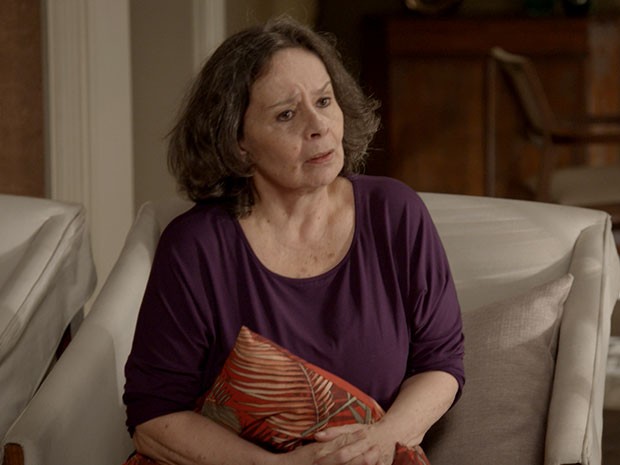 Mas é interrompida por Celina ... (Foto: TV Globo)