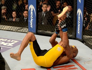 Anderson Silva e Chris Weidman luta UFC Las Vegas (Foto: Getty Images)