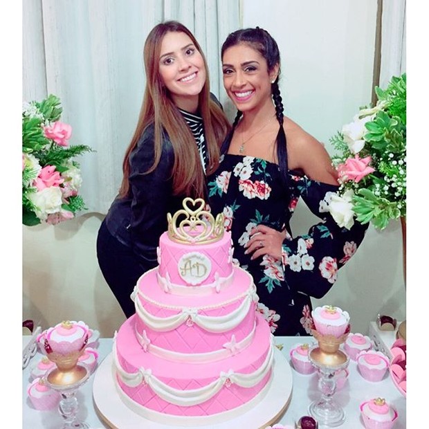 Tamires Peloso e Amanda Djehdian (Foto: Reprodução/Instagram)