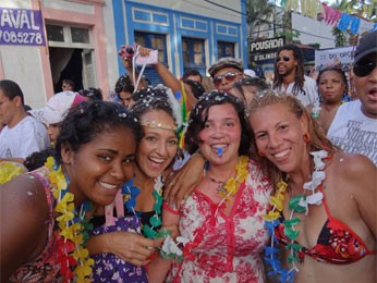 Grupo veio de Alagoas para curtir a festa em Olinda (Foto: Katherine Coutinho/G1)