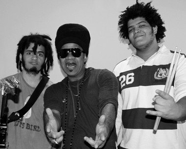 Carlinhos Brown comenta como é ter filhos músicos: 'Um prazer' (TV Globo/Altas Horas)