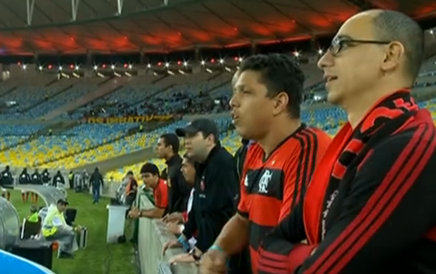 Turma da mureta no Flamengo x Vitória (Foto: Reprodução SporTV)