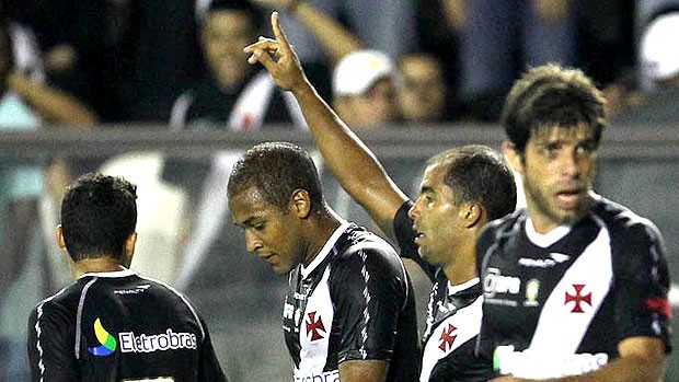 Felipe comemora gol do Vasco contra o Náutico (Foto: Marcelo Sadio / Site Oficial do Vasco da Gama)