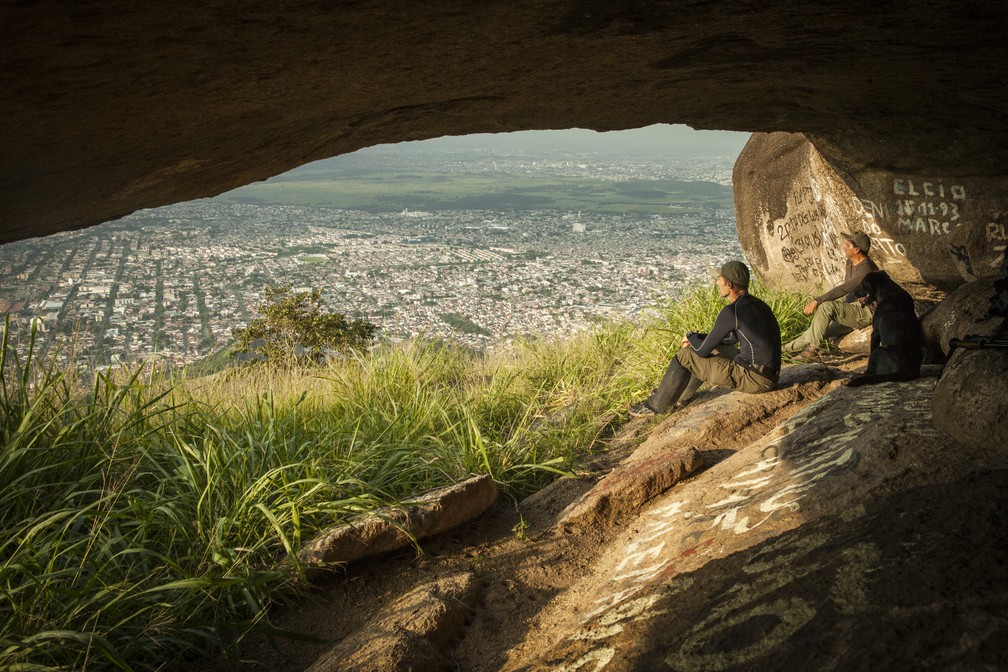 Visitantes apreciam a vista entre o trecho Pau da Fome e Piraquara (Foto: Rafael Duarte/Divulgação)
