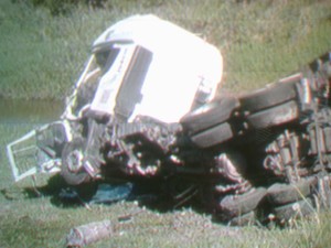 Acidente na BR-101 (Foto: Reprodução/Intertv)