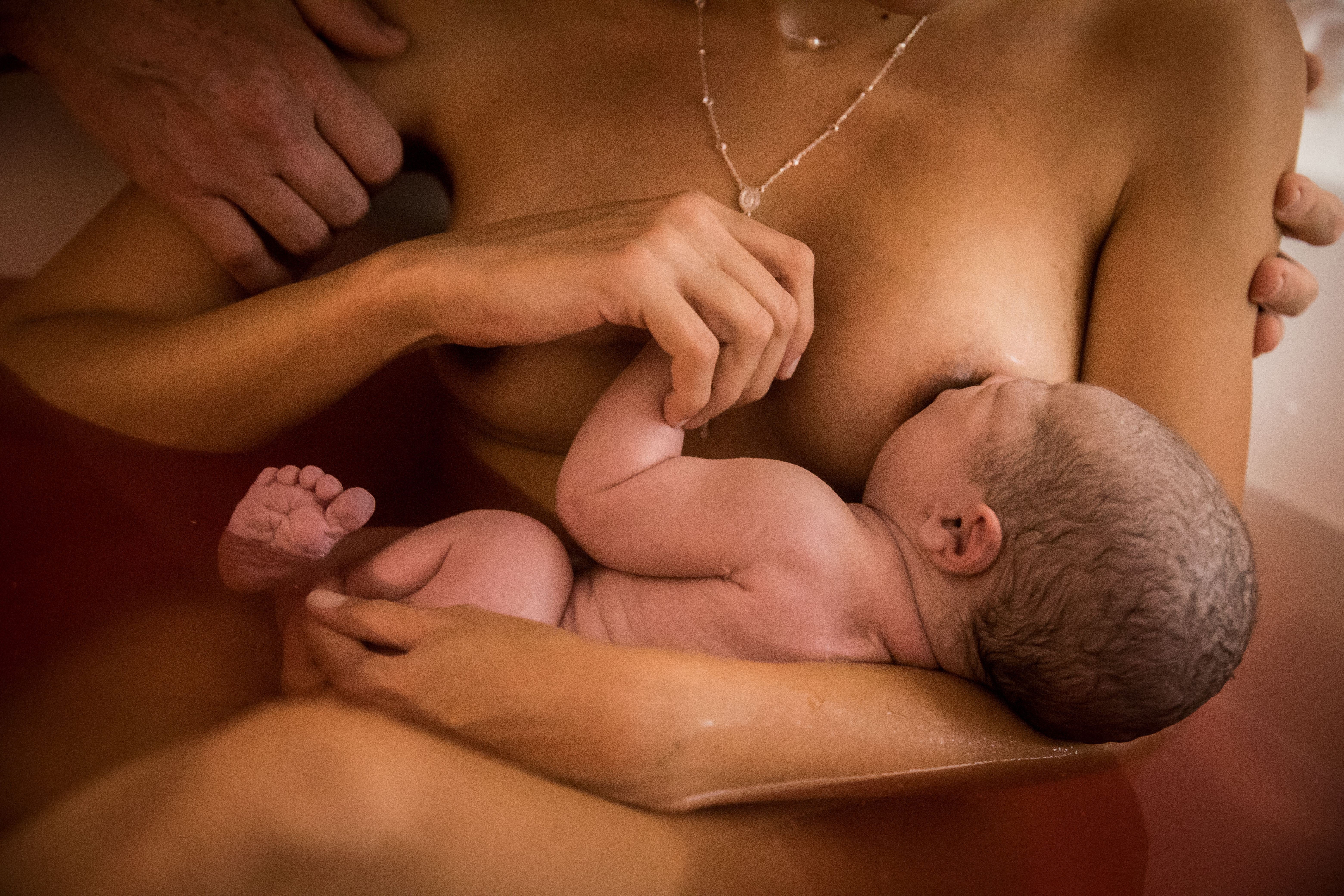 O nascimento pode ser na água (Foto: Luciana Zenti)