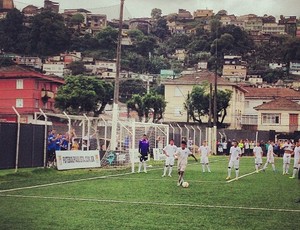 Profissionais assistem Santos sub-17 (Foto: Vinicius Viera / Santos FC)