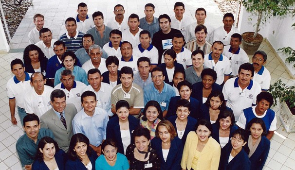 Equipe da TV Grande Rio durante gravação em 1997.  (Foto: Arquivo pessoal)
