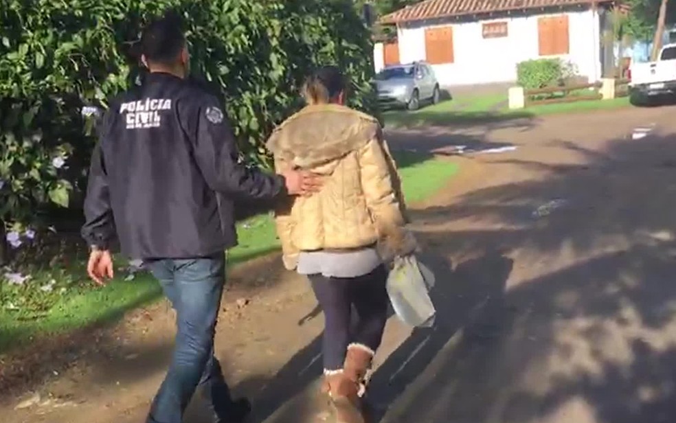 Luana Don é presa em Ilhabela (Foto: Reprodução/TV Globo)