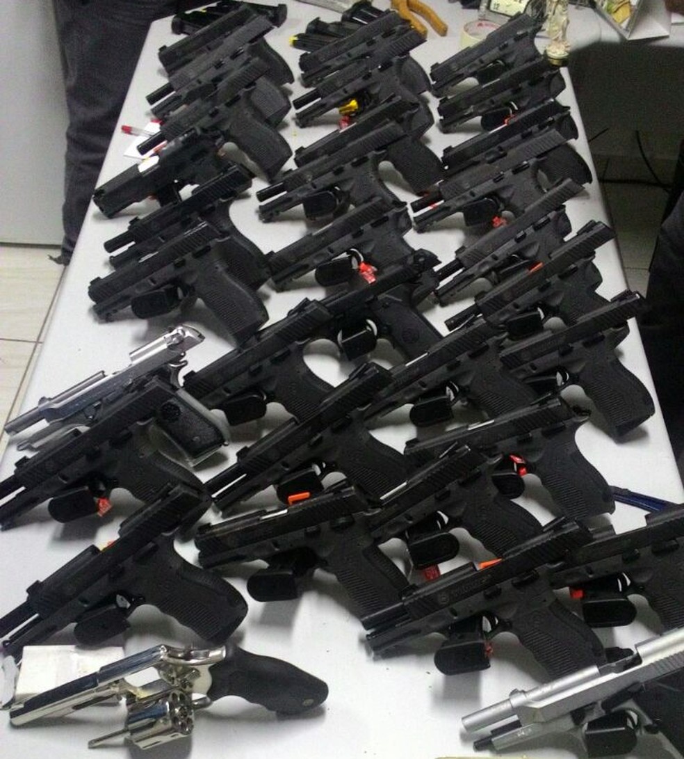 Armas foram apreendidas em Teodoro Sampaio (Foto: Cedida/Pol&iacute;cia Militar)
