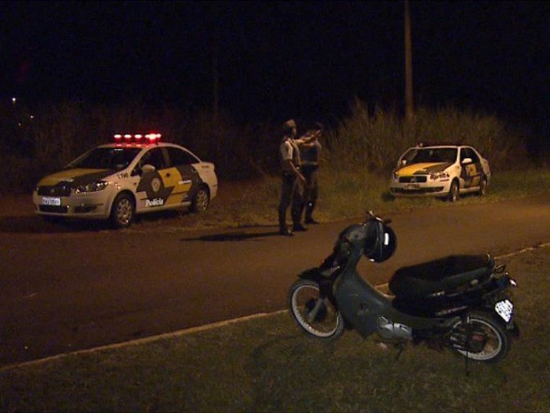 G1 Homem morre após bater moto em poste na Zona Norte de Ribeirão