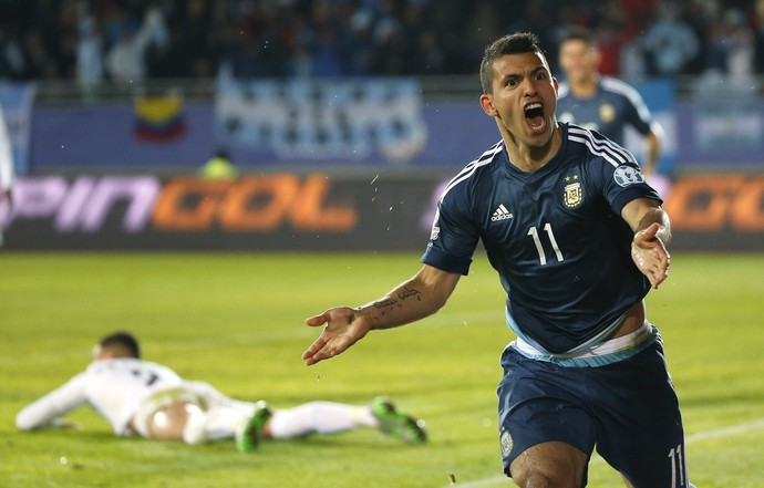 Agüero gol Argentina Uruguai Copa América (Foto: Marcos Brindicci / Reuters)