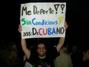 Médicos e estudantes de medicina fazem protesto em Porto Alegre (Foto: Maiana Zanchetta / Arquivo pessoal)