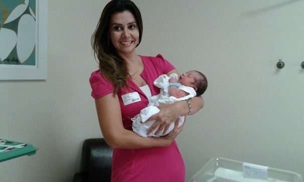 A repórter e apresentadora Tatyana Jorge também fez uma visitinha para o pequeno José Pedro (Foto: Arquivo Pessoal)