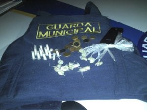 Foram apreendidas porções de crack e cocaína (Foto: Reprodução/TV TEM)