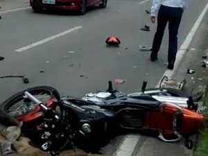 Motociclista morto em acidente na avenida José Herculano em Caraguatatuba (Foto: João Bosco de Carvalho/Vanguarda Repórter)