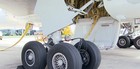 Entenda como jovem viajou em roda de avião (Reprodução)