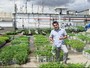 Renato Cunha mostra horta orgânica em telhado de shopping em São Paulo