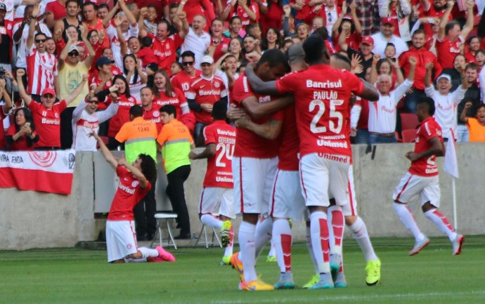 inter internacional atlético-pr valdívia gol beira-rio (Foto: Diego Guichard/GloboEsporte.com)