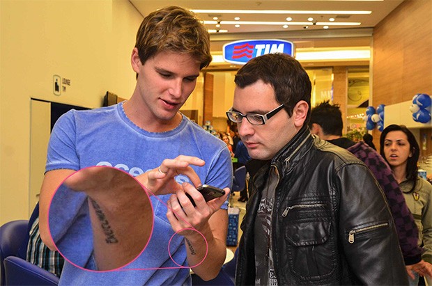 Detalhe da tatuagem de Jonatas Faro (Foto: Caio Duran e Thiago Duran / AgNews)