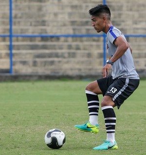 Batedor de faltas do Corinthians na Copinha, Oya se inspira em Pirlo