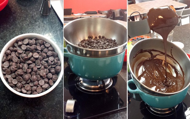 Para preparar a ganhache, é necessário derreter o chocolate 70% cacau em banho maria (Foto: Júlia Groppo) Para preparar a ganhache, é necessário derreter o chocolate 70% cacau em banho maria (Foto: Júlia Groppo)