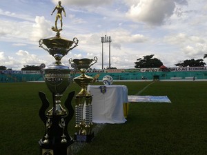 Troféus do Tocantinense 2015 (Foto: Vilma Nascimento/GloboEsporte.com)